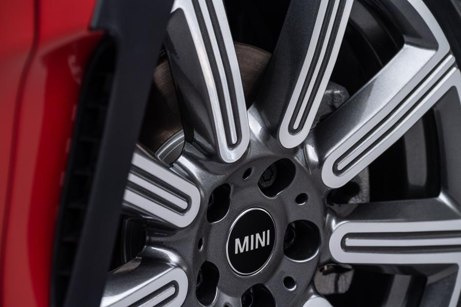 Колеса Mini Cooper S Clubman (F54) 2019 года  (WW) (фото 46 из 150)